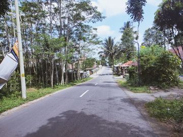 Tanah Pekarangan Luas Lokasi Pinggir Jalan di Wonokerto
