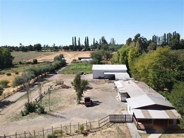 Casa en Venta en Parcela Agrícola con gran casa, quincho, galpón camino a Pinto