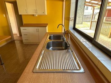 Casa en Venta en Parcela Agrícola con gran casa, quincho, galpón camino a Pinto