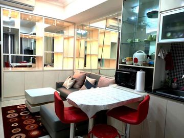 Disewakan Apartemen Royal Mediterania Garden Residences, 2BR Furnish uk. 53.5 m2