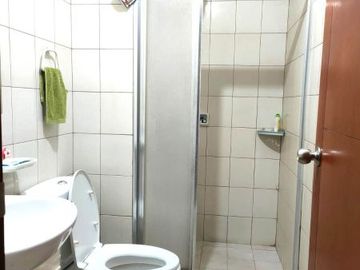 Disewakan Apartemen Royal Mediterania Garden Residences, 2BR Furnish uk. 53.5 m2