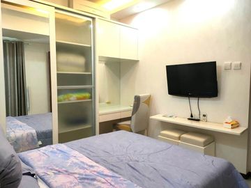 Disewakan Apartemen Royal Mediterania Garden Residences, 2BR Furnish uk. 53.5 m2