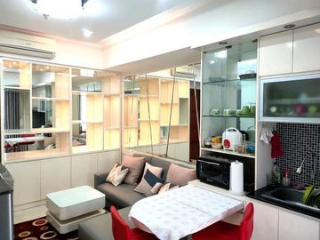 Disewakan Apartemen Royal Mediterania Garden Residences, 2BR Furnish uk. 53.5 m2