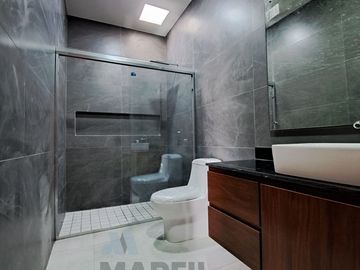 VENTA DE RESIDENCIA DE 3 RECÁMARAS, AL NORTE DE V. DE A. COLIMA