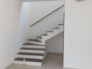 Dijual Dibawah Harga Pasar Rumah Siap Huni Graha Natura Surabaya Barat *DN