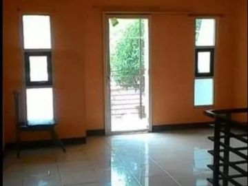 Jual rumah 2LANTAI CIJERAH KODYA BU harga mepet NEGO