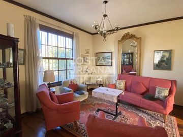 Gran casa en amplio terreno en Centro de Quilpué