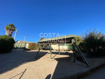 Gran casa en amplio terreno en Centro de Quilpué