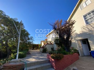 Gran casa en amplio terreno en Centro de Quilpué