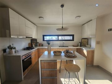 Casa en ARRIENDO Condominio Bosques de Nogales, Machalí
