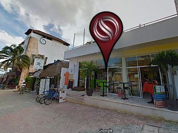 Hotel-hostal en venta en Playa del Carmen,con dos locales comerciales a media cu