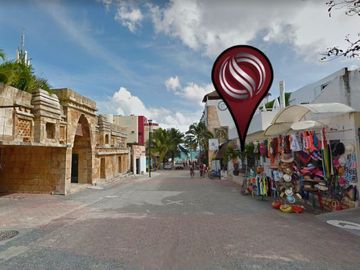 Hotel-hostal en venta en Playa del Carmen,con dos locales comerciales a media cu