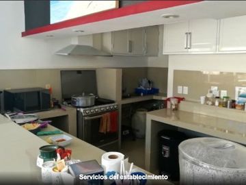 Hotel-hostal en venta en Playa del Carmen,con dos locales comerciales a media cu