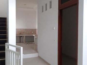 Dijual Cepat BU, rumah Bagus gede dalamnya mewah Poll, Dekat Pasar Sampangan