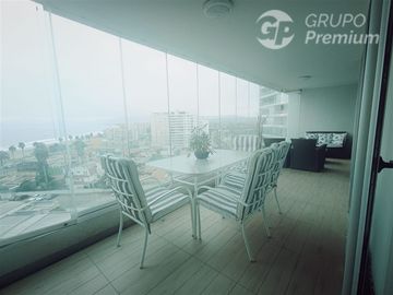 Vive Frente al Mar en Exclusivo Penthouse Amoblado