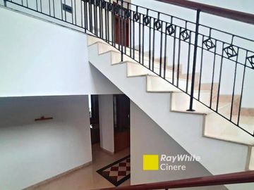 Rumah Mewah di Pejaten Fasilitas Swimming Pool Lokasi Bagus