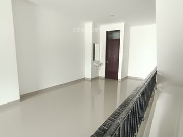 Disewakan Ruko Osaka Pantai Indah Kapuk 2 Tangerang
