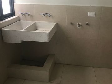 EXCELENTE CASA EN VENTA ( LA JOYA -MAGNOLIA)