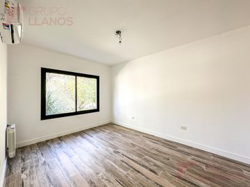 Venta de casa 3 dormitorios en Club Campos de Golf Las Praderas de Luján a estrenar