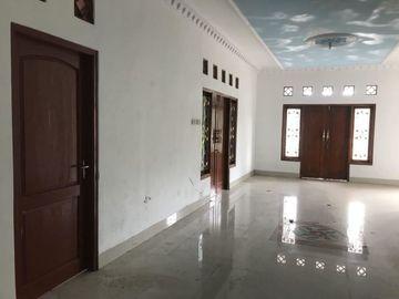 RUMAH MEWAH MODERN DI DEKAT SLEMAN CITY HALL
