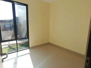 Rumah 2 Lantai Area Kompleks Warga Ramah Ramah dan Nyaman