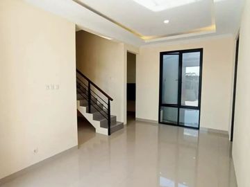 Rumah 2 Lantai Area Kompleks Warga Ramah Ramah dan Nyaman