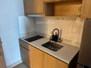 Jual Apartemen Taman Anggrek Residence Furnished
