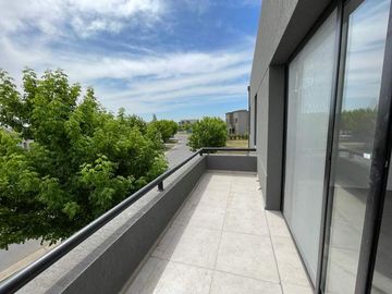 Casa en venta en Belen de Escobar