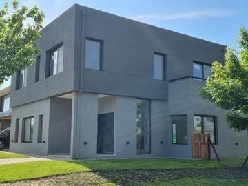 Casa en venta en Belen de Escobar