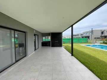 Casa en venta en Belen de Escobar