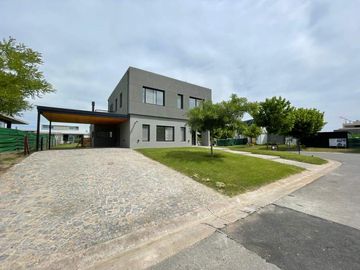 Casa en venta en Belen de Escobar