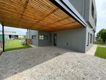 Casa en venta en Belen de Escobar