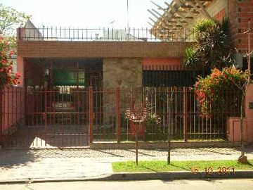 Casa en venta en Moron Sur