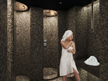 Condominio con family room, cine, spa, juegos para niños, cuarto de juegos, albe