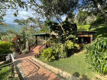 VENDO HERMOSA  FINCA RÚSTICA DE RECREO EN BARBOSA ANTIOQUIA.