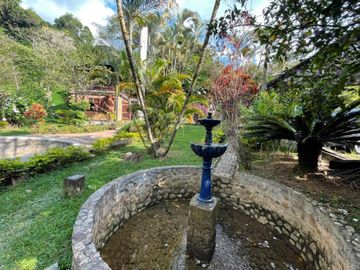 VENDO HERMOSA  FINCA RÚSTICA DE RECREO EN BARBOSA ANTIOQUIA.