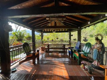 VENDO HERMOSA  FINCA RÚSTICA DE RECREO EN BARBOSA ANTIOQUIA.