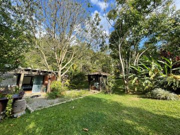 VENDO HERMOSA  FINCA RÚSTICA DE RECREO EN BARBOSA ANTIOQUIA.