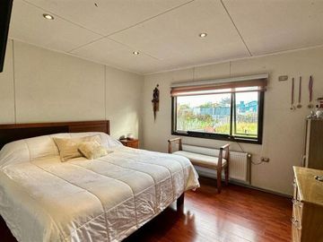 Amplia Casa en venta de 5 dorm. en Natales de 625 m2 de terr