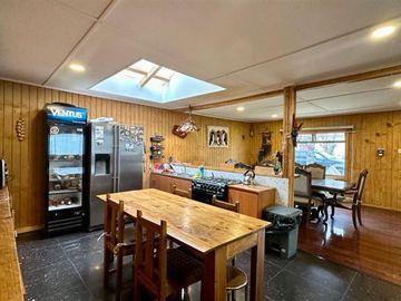 Amplia Casa en venta de 5 dorm. en Natales de 625 m2 de terr