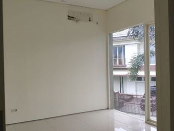 Rumah Dijual Graha Family Surabaya KT