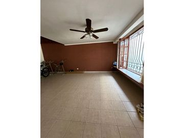 CASA EN VENTA EN UN NIVEL FRACC. FRAMBOYANES