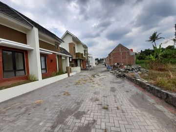 Hunian Minimalis Modern Stock Terbatas dekat Jl Jogja Solo