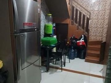 Rumah second 2 lt fully furnished di Pasir Putih Depok