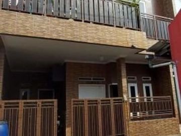 Rumah second 2 lt fully furnished di Pasir Putih Depok