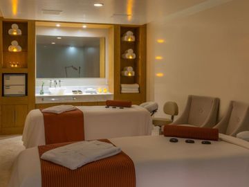 Departamento con vista al mar, en residencial de lujo con casa club y golf