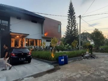 DIJUAL VILA LUX KAMPUNG DAUN LEMBANG