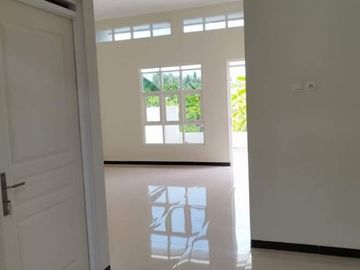 Rumah Menoreh Dekat Kampus UNWAHASS