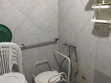 PROPIEDAD EN LOTE DE 225 M2 CON 5 AMB. EN PLANTA BAJA Y 3 EN PLANTA ALTA