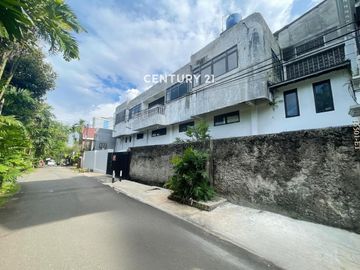 Dijual Tanah Ada Bangunannya Bisa Untuk Dibangun 4 Unit Rumah